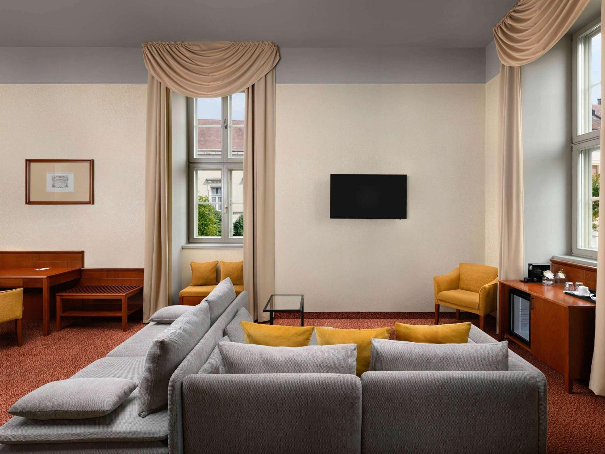 Mercure Szekesfehervar Magyar Kiraly Extérieur photo