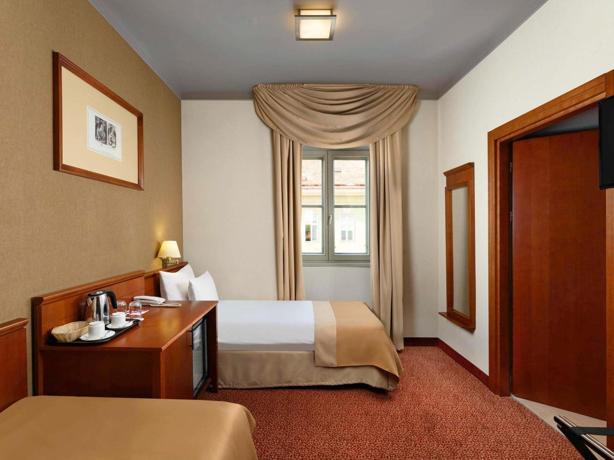 Mercure Szekesfehervar Magyar Kiraly Extérieur photo